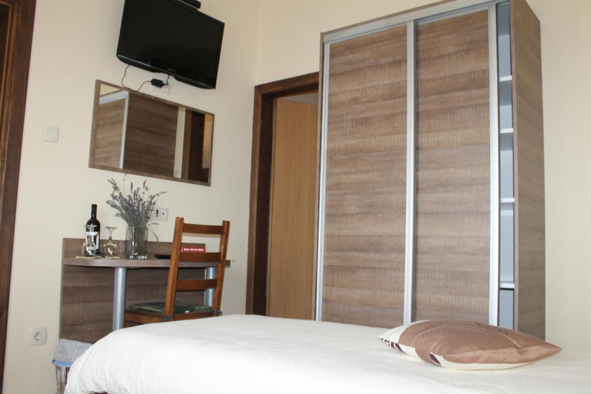 Rooms & Apartment Vinia Bjelovar Chambre photo